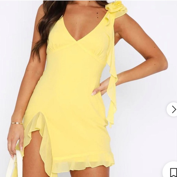 White Fox Boutique Dresses & Skirts - White fox yellow dress